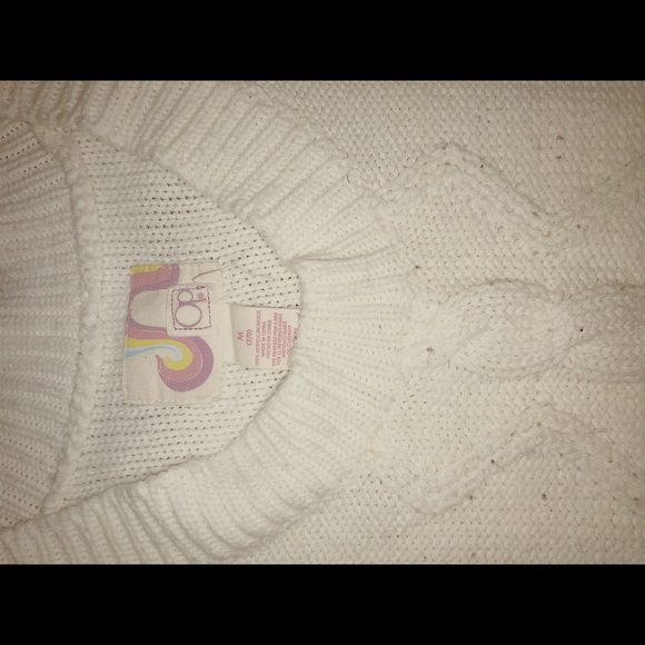 White Soft Sweater - Picture 3 of 3